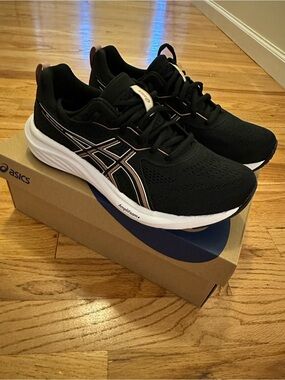 ASICS Gel Contend 9 with Pink Highlights